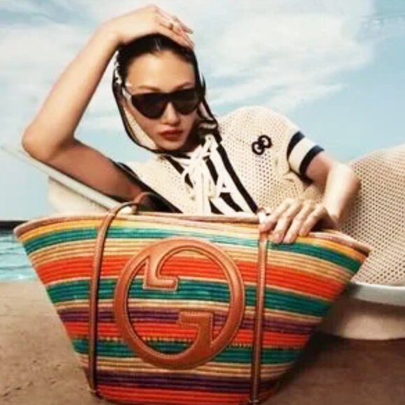 Gucci Raffia Round Interlocking G Tote with Pouch - Picture 9 of 10